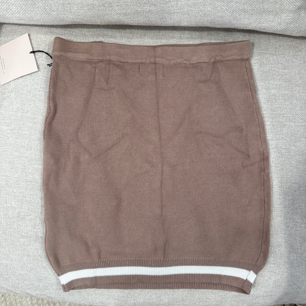 NWT Superdown Bonnie Varsity Skirt Set in Toast - Picture 9 of 10